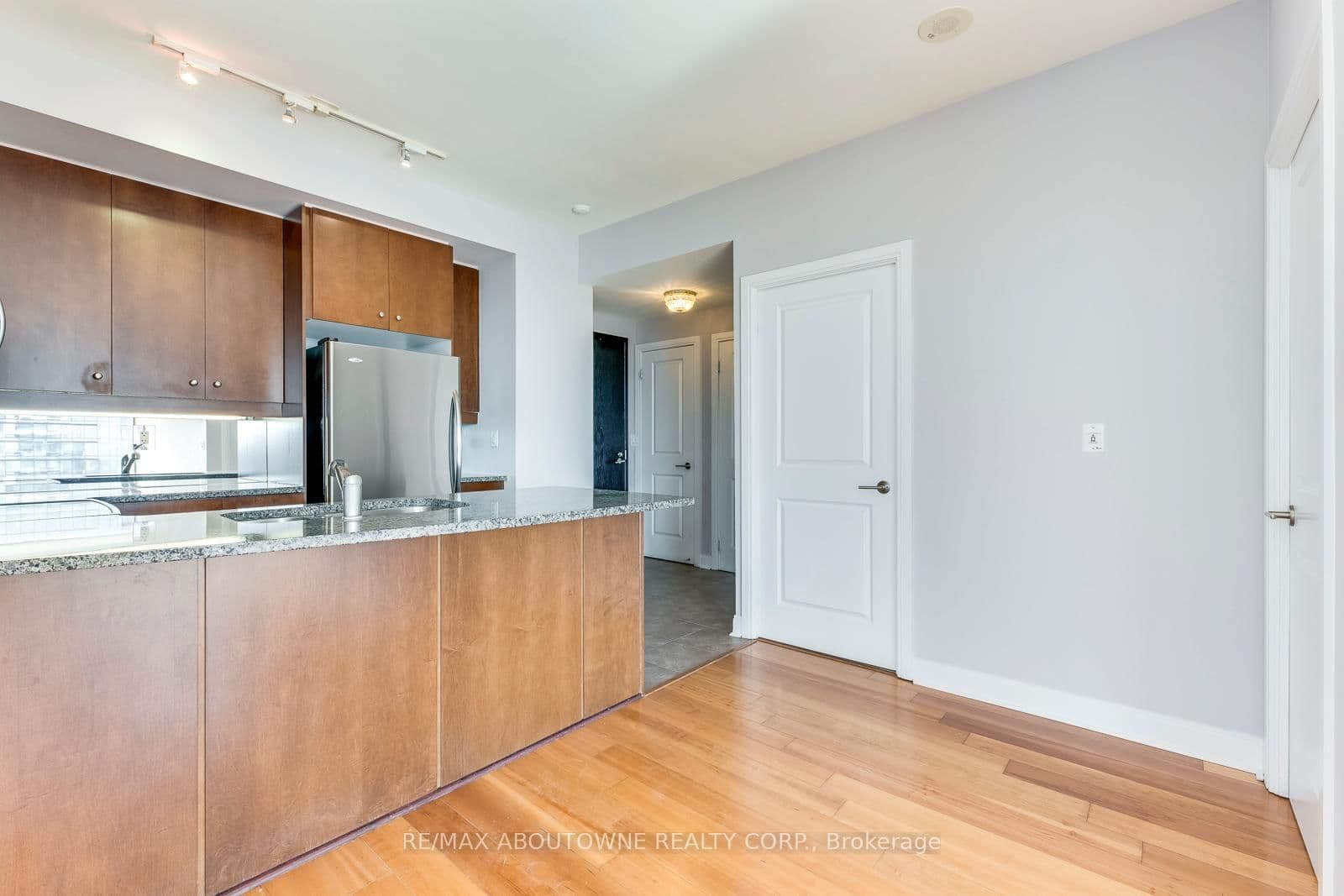 18 Yorkville Avenue, Unit 3204 thumbnail 14