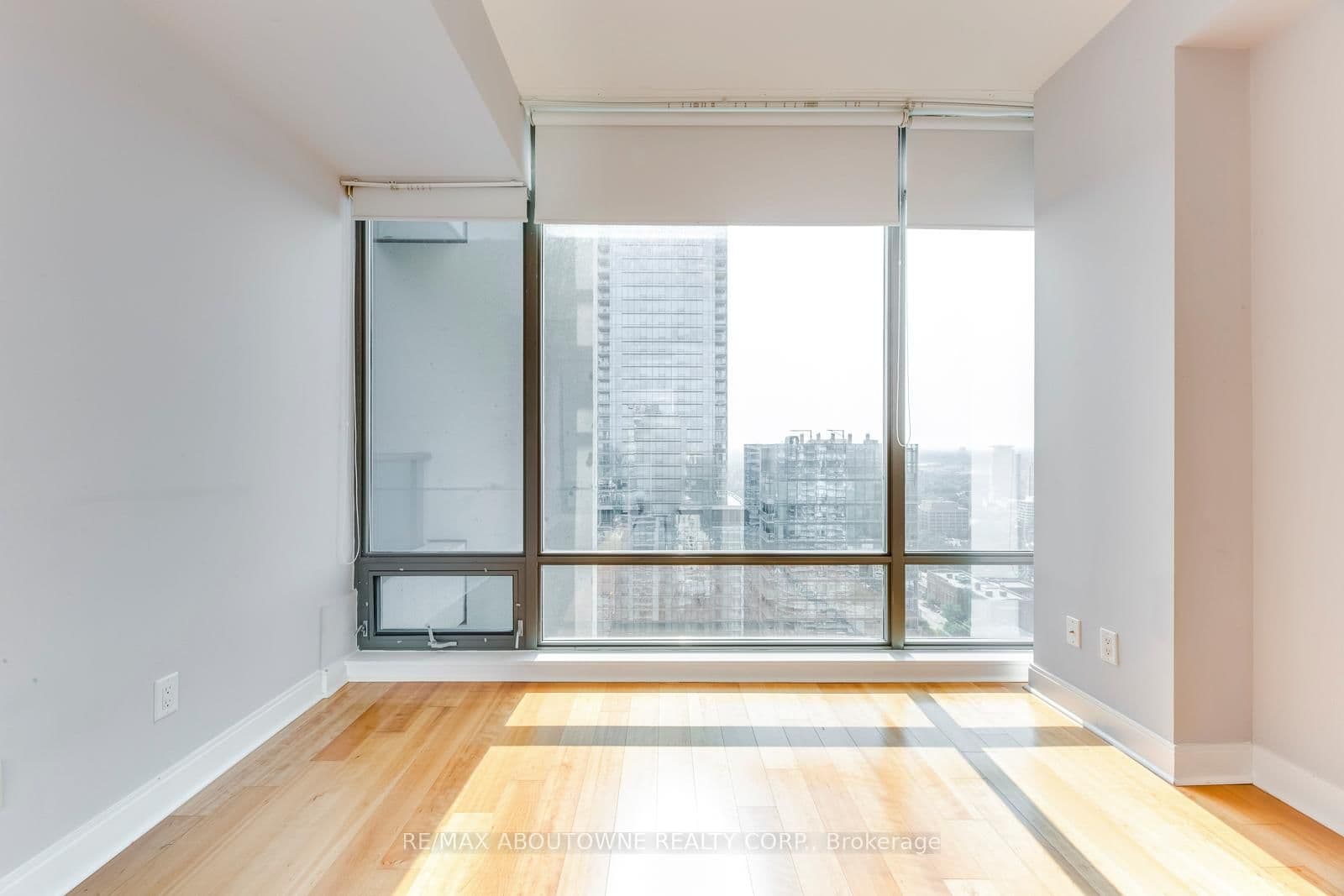 18 Yorkville Avenue, Unit 3204 thumbnail 18