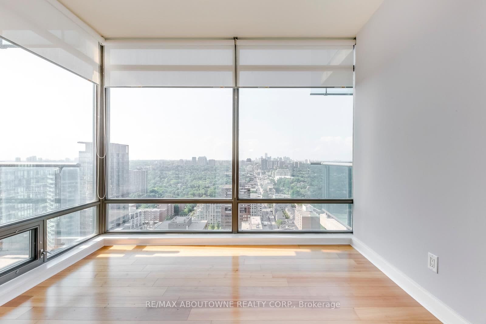 18 Yorkville Avenue, Unit 3204 thumbnail 22