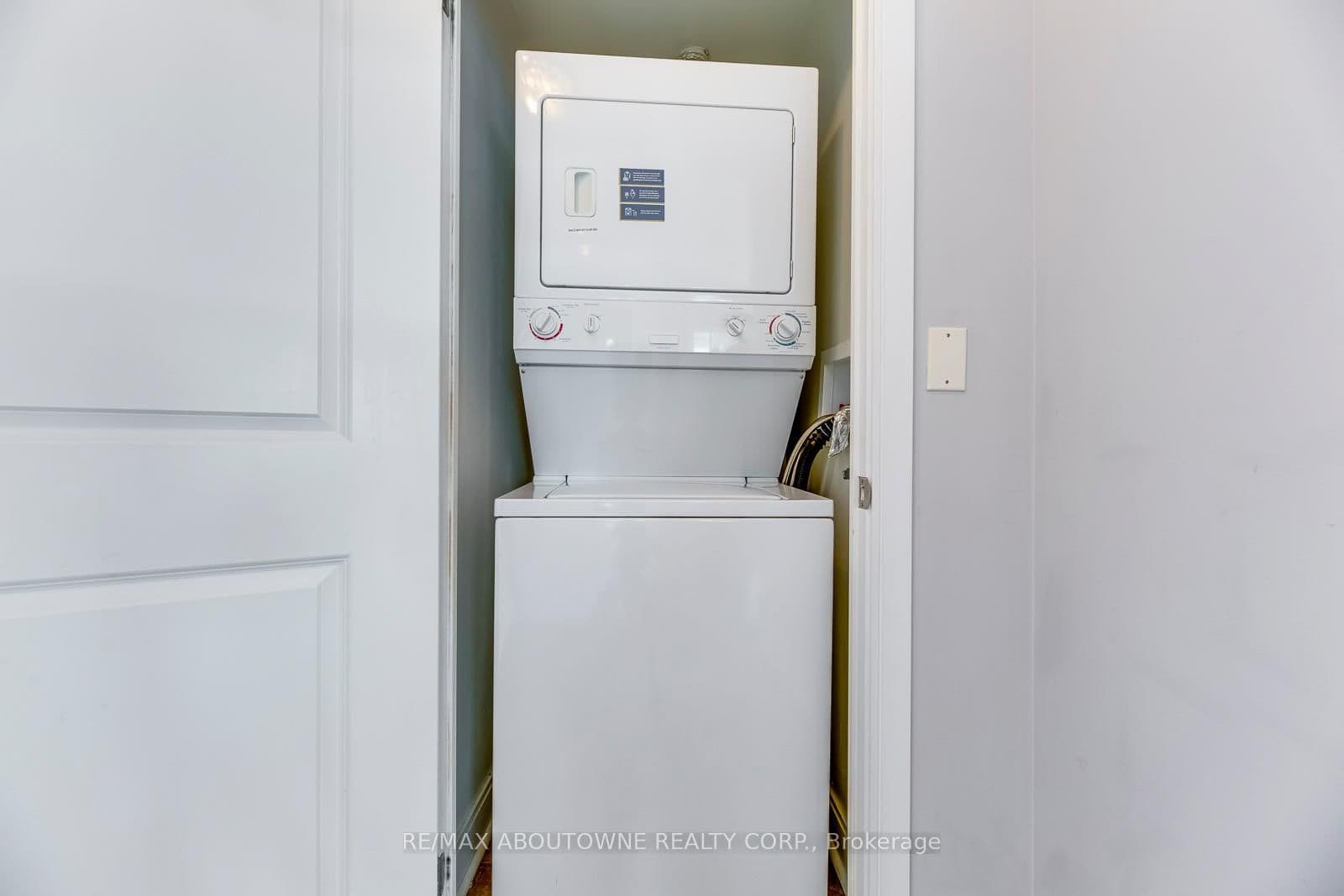 18 Yorkville Avenue, Unit 3204 thumbnail 24