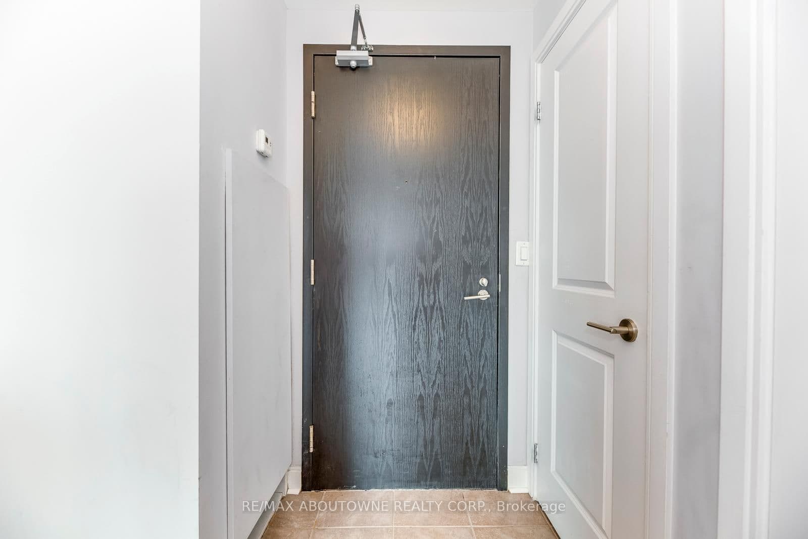 18 Yorkville Avenue, Unit 3204 thumbnail 3