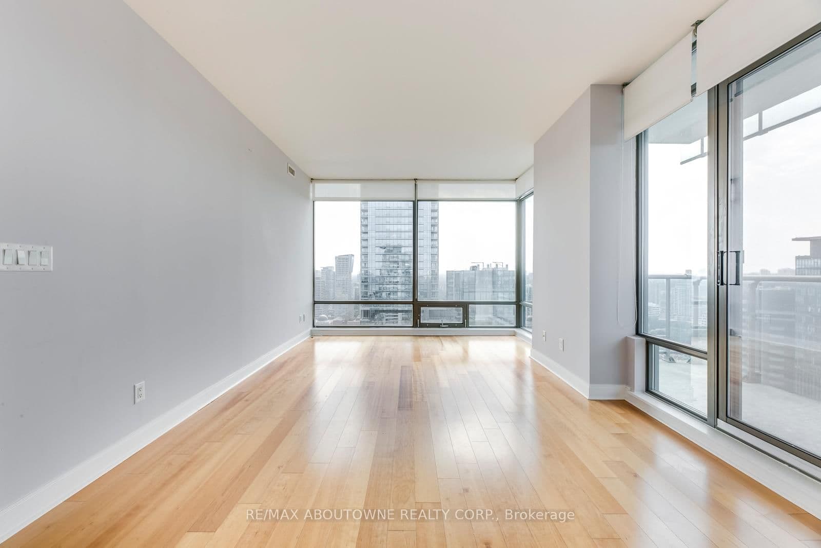 18 Yorkville Avenue, Unit 3204 thumbnail 6
