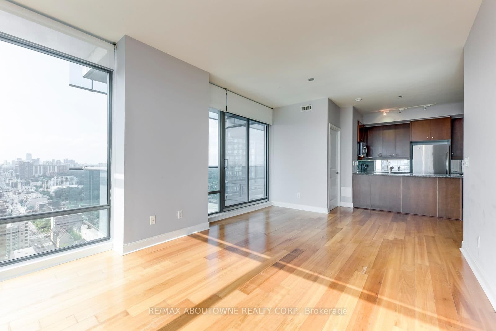 18 Yorkville Avenue, Unit 3204 thumbnail 9