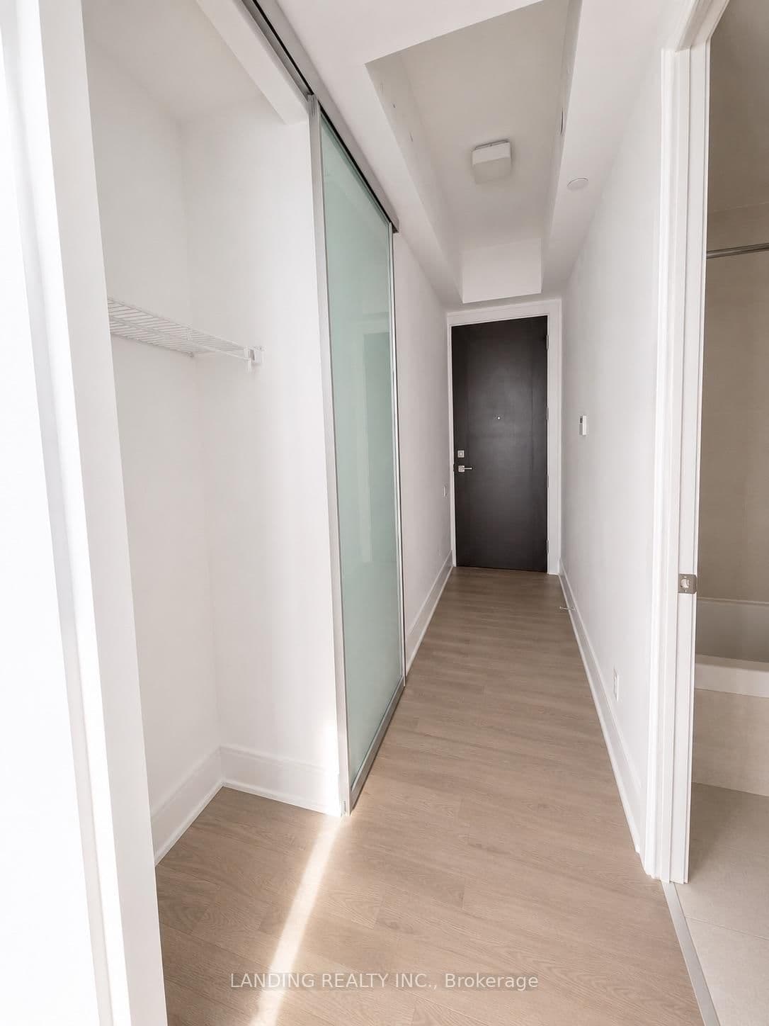 42 Charles Street E, Unit LPH4806 thumbnail 4