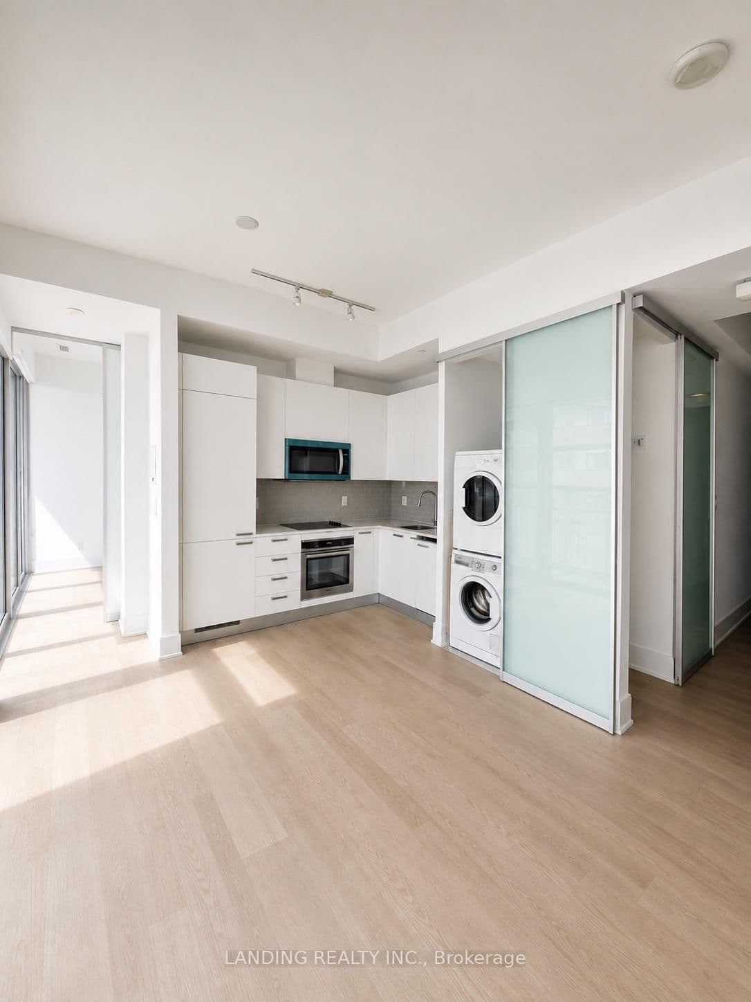 42 Charles Street E, Unit LPH4806 thumbnail 6