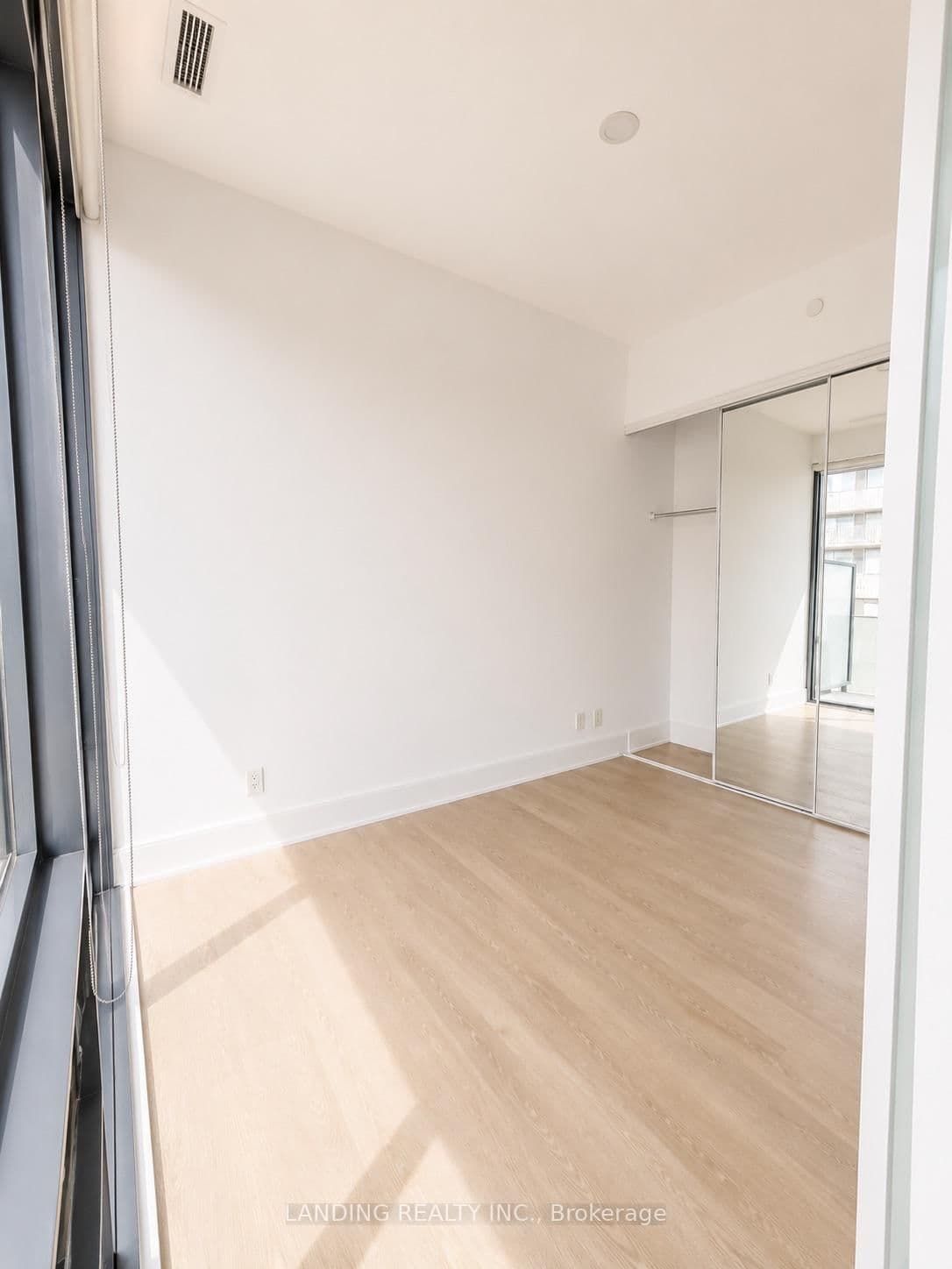 42 Charles Street E, Unit LPH4806 thumbnail 9
