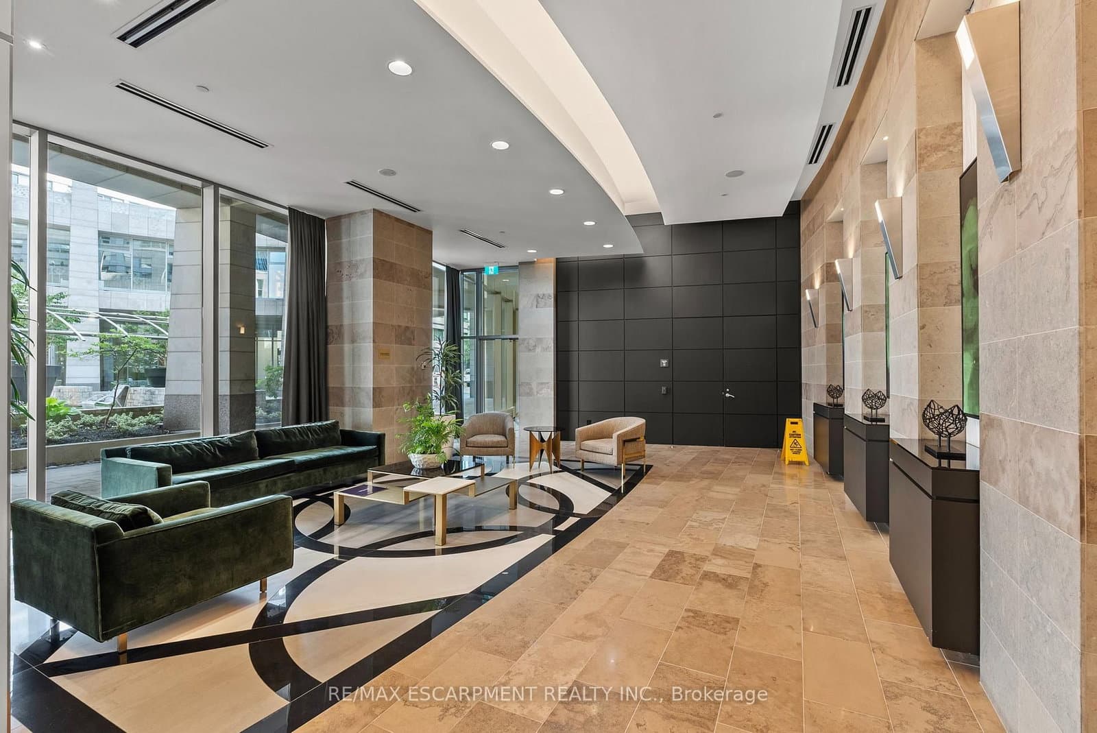 2181 Yonge Street, Unit 603 thumbnail 2