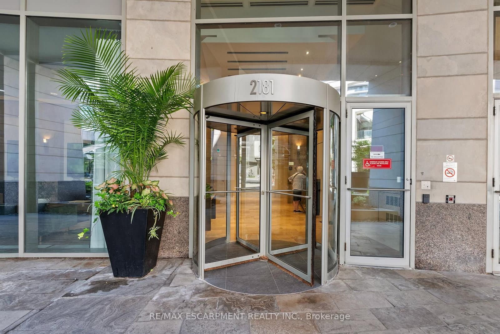 2181 Yonge Street, Unit 603 thumbnail 8