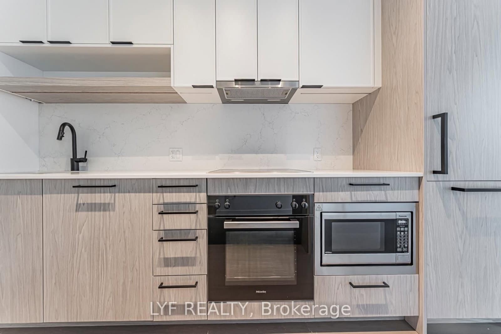 91 Montclair Avenue, Unit 826 thumbnail 2