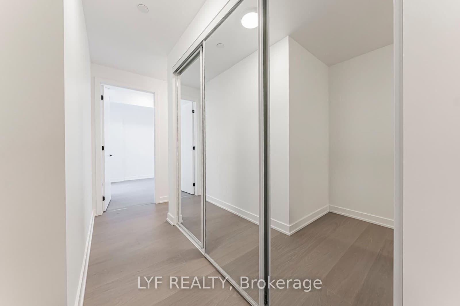 91 Montclair Avenue, Unit 826 thumbnail 5