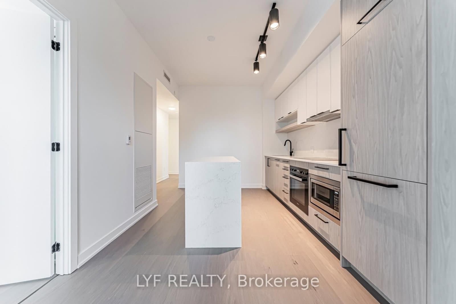 91 Montclair Avenue, Unit 826 thumbnail 7