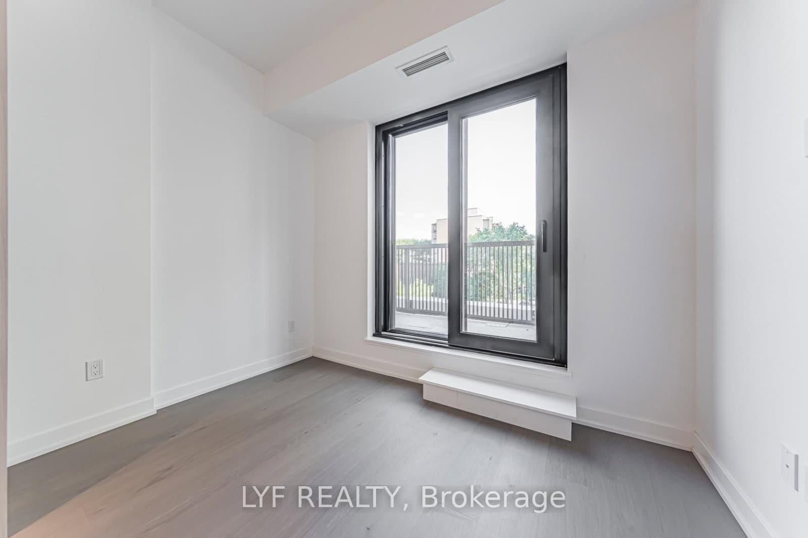 91 Montclair Avenue, Unit 826 thumbnail 8