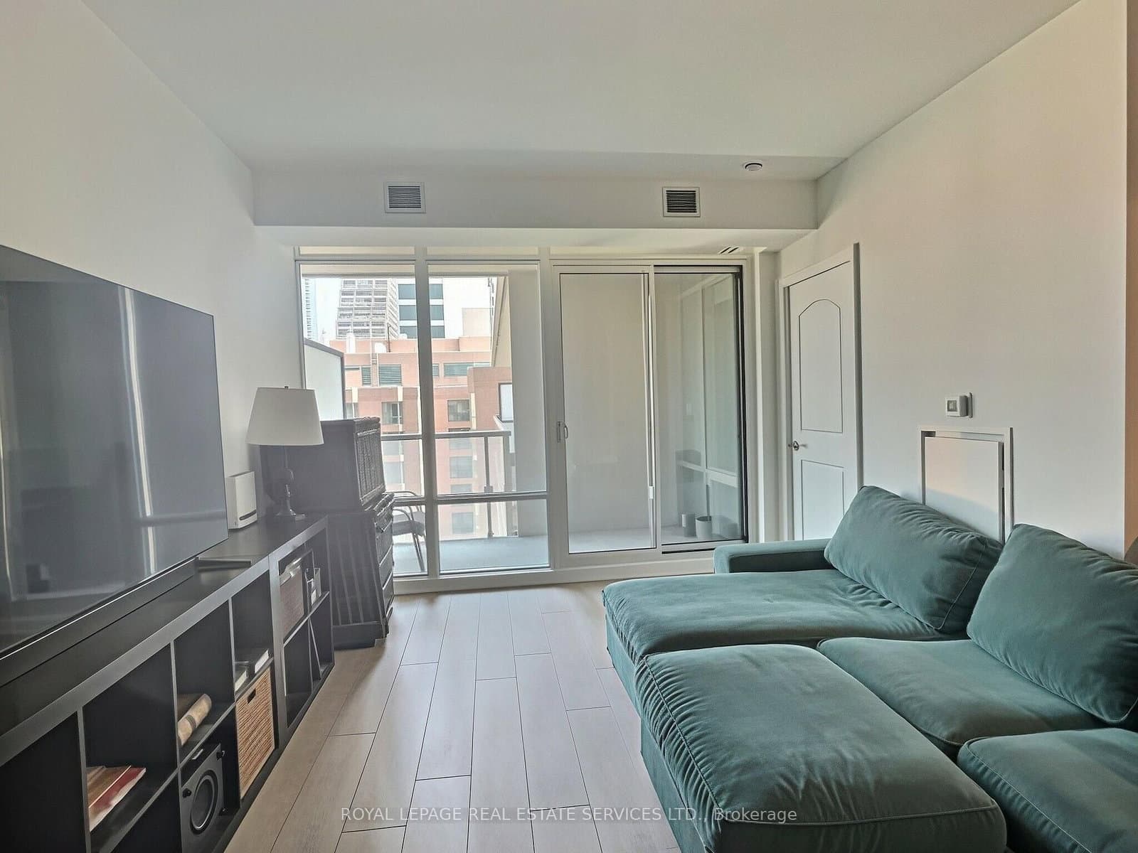 1 Bedford Road, Unit 701 thumbnail 2