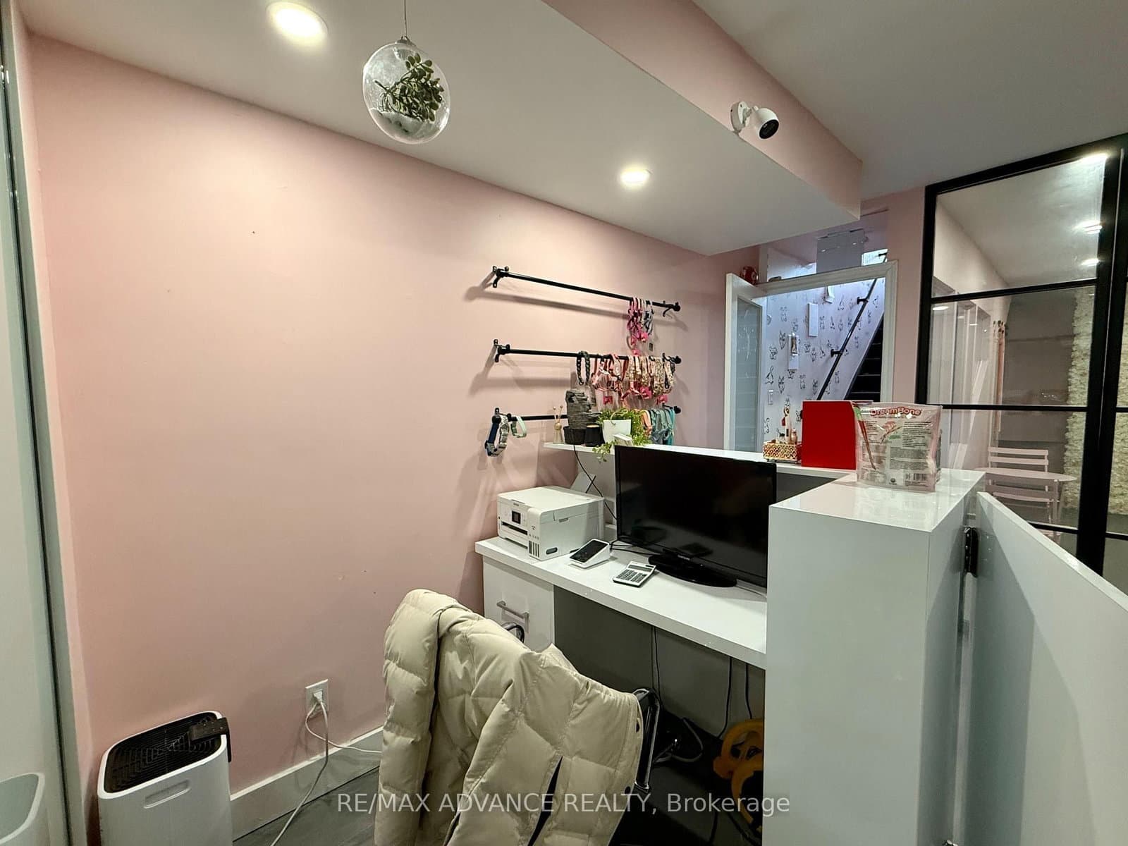 642 Queen Street W, Unit Bsmt thumbnail 7