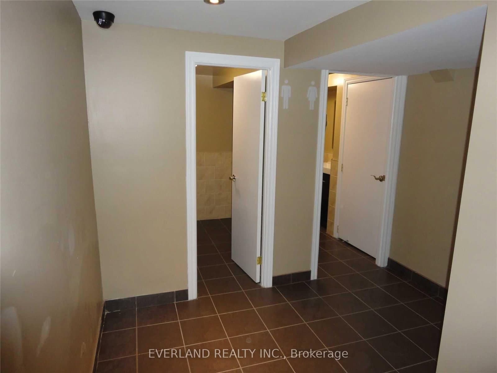 217 Bathurst Street thumbnail 12