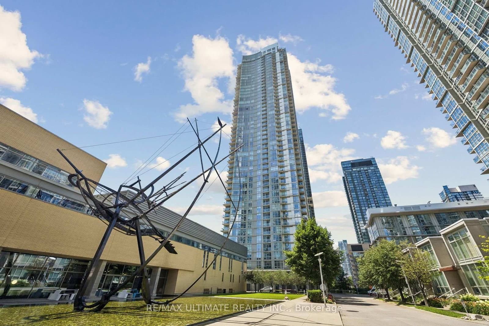 #1812 - 35 Mariner Terrace