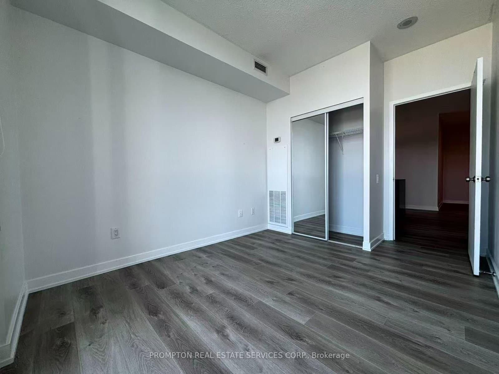 29 Singer Court, Unit 2611 thumbnail 7