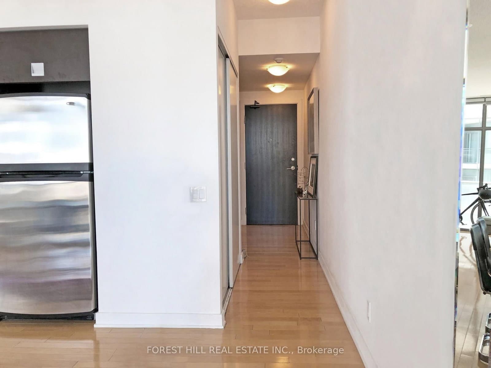 33 Charles Street E, Unit 2511 thumbnail 6