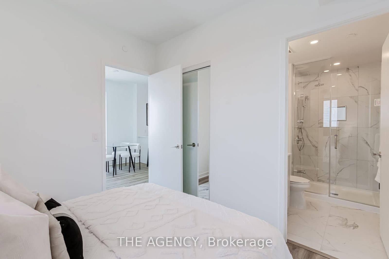 10 Oak Street, Unit 2403 thumbnail 20