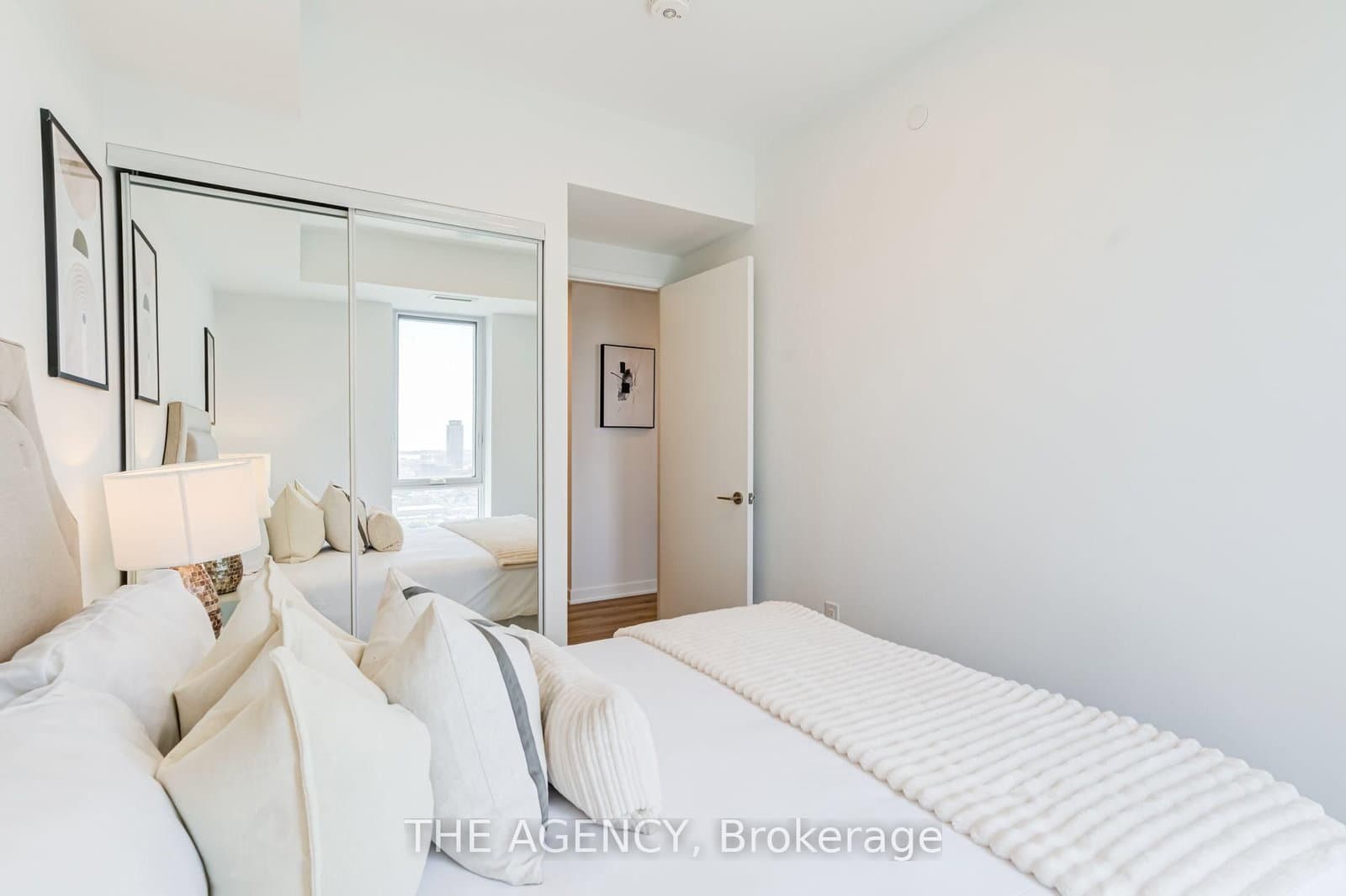 10 Oak Street, Unit 2403 thumbnail 23