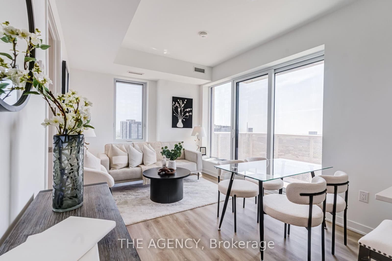 10 Oak Street, Unit 2403 thumbnail 3