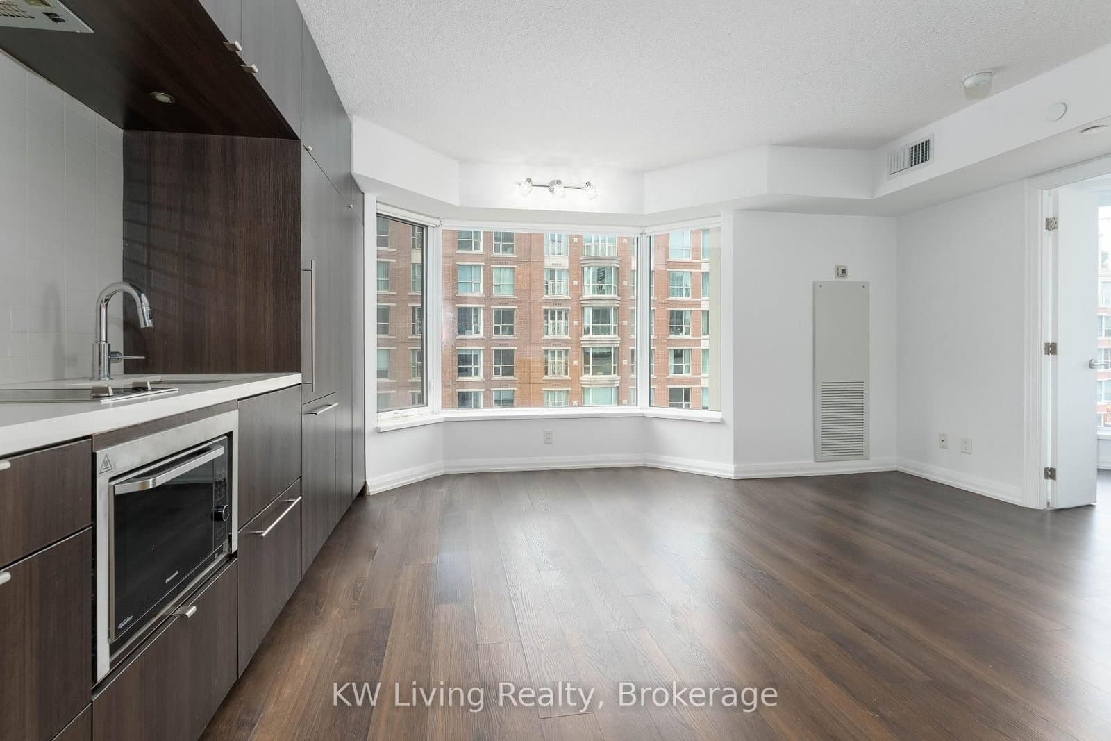 155 Yorkville Avenue, Unit 517 thumbnail 2