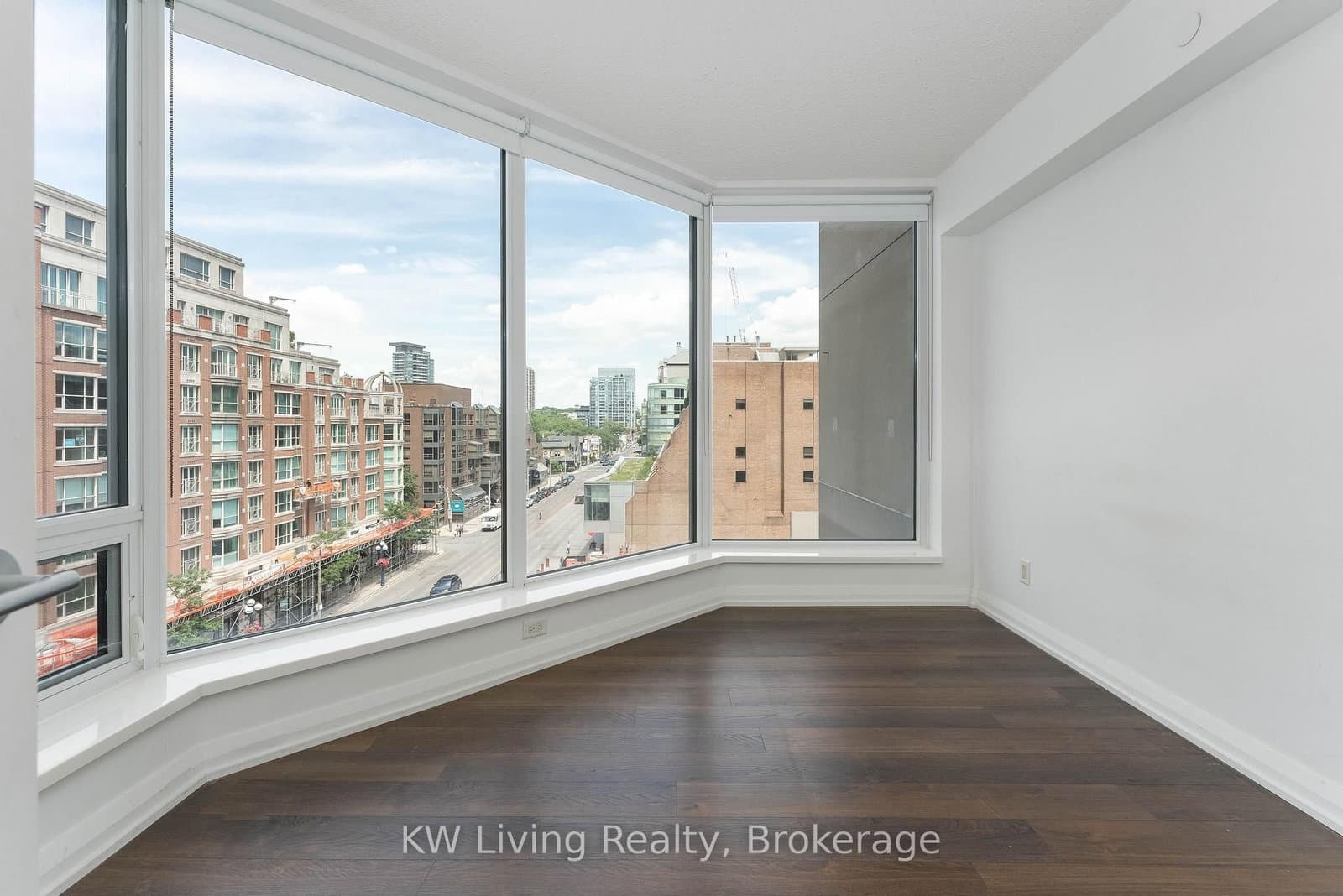 155 Yorkville Avenue, Unit 517 thumbnail 6