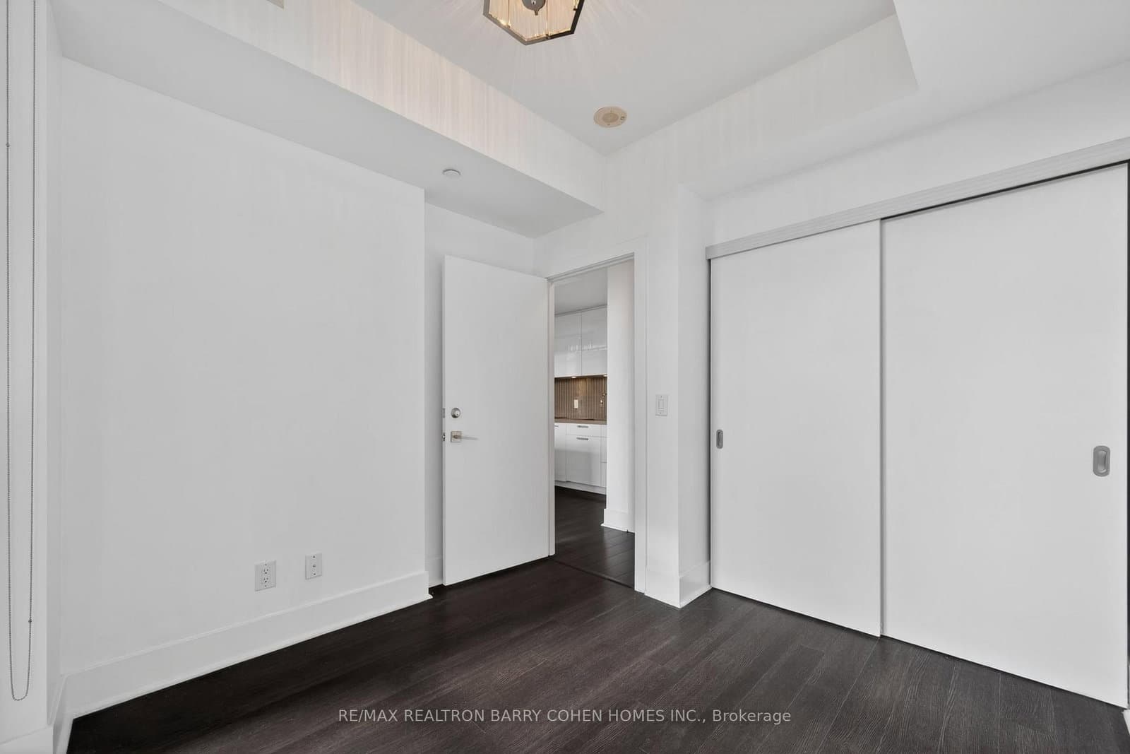 32 Davenport Road, Unit 303 thumbnail 14