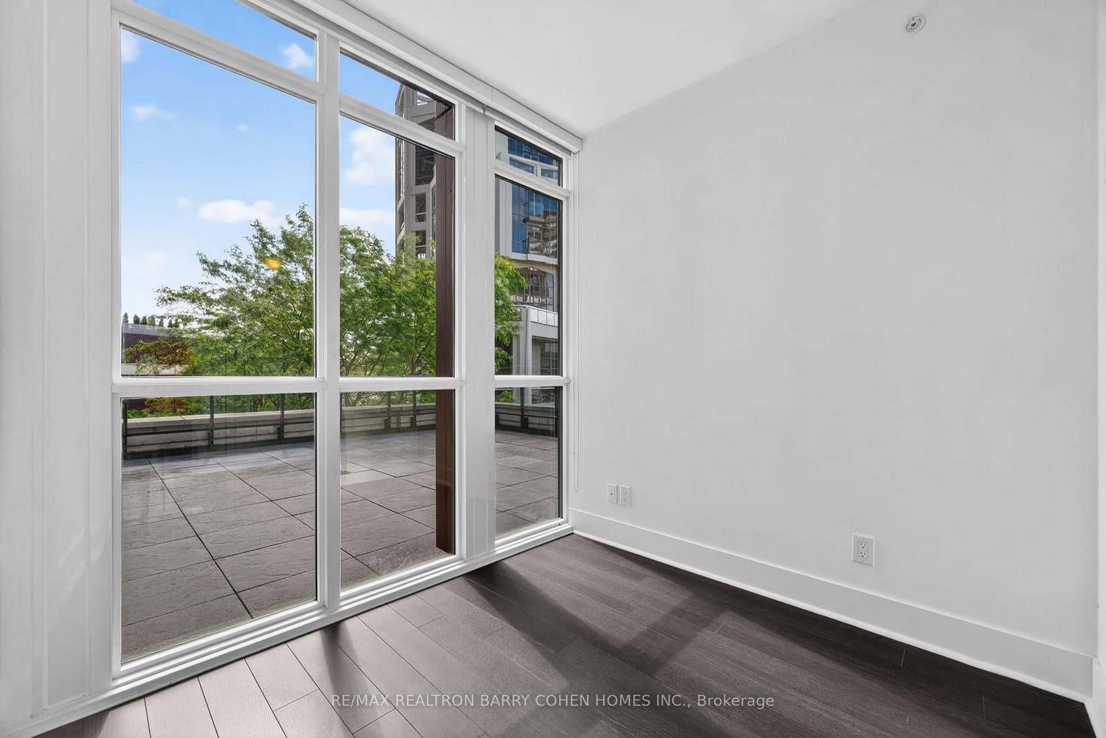 32 Davenport Road, Unit 303 thumbnail 17