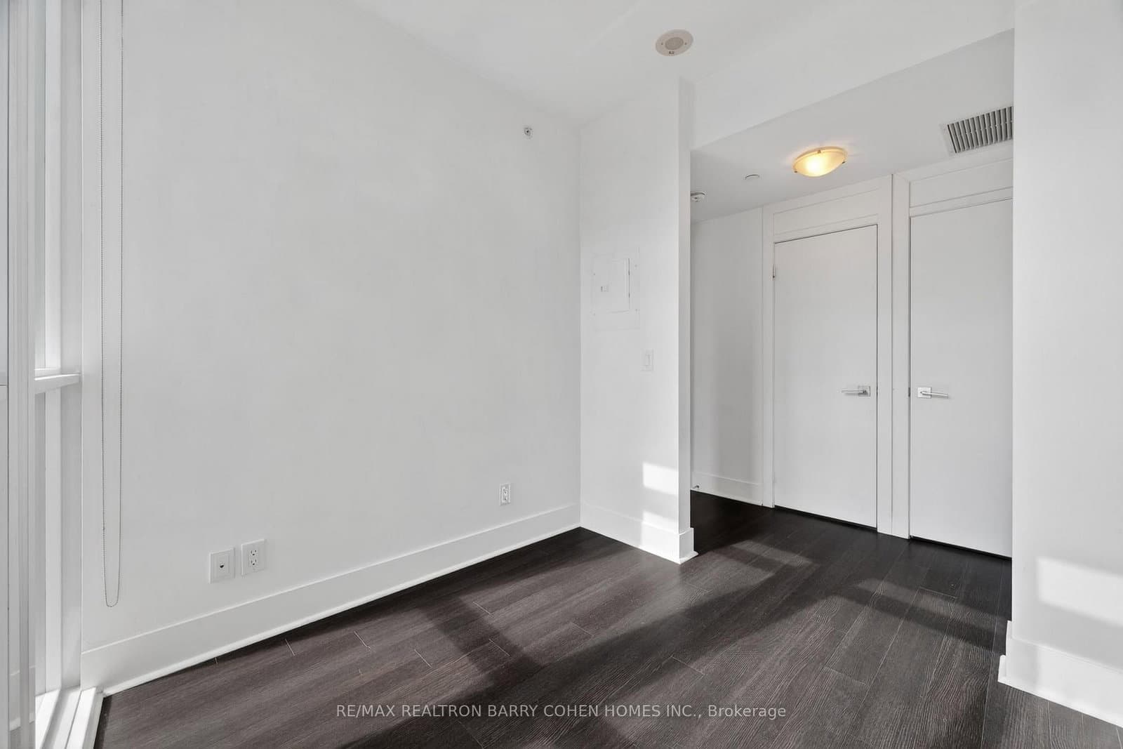 32 Davenport Road, Unit 303 thumbnail 18