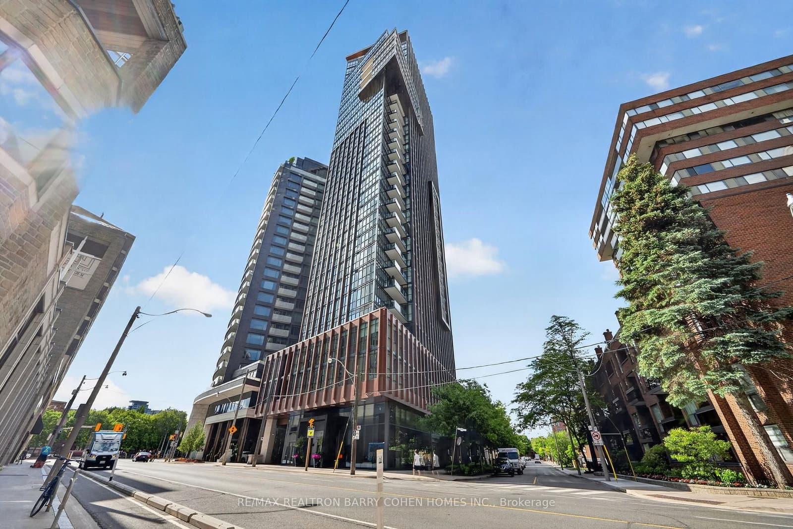 32 Davenport Road, Unit 303 thumbnail 2