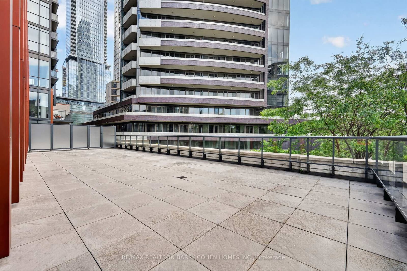 32 Davenport Road, Unit 303 thumbnail 21