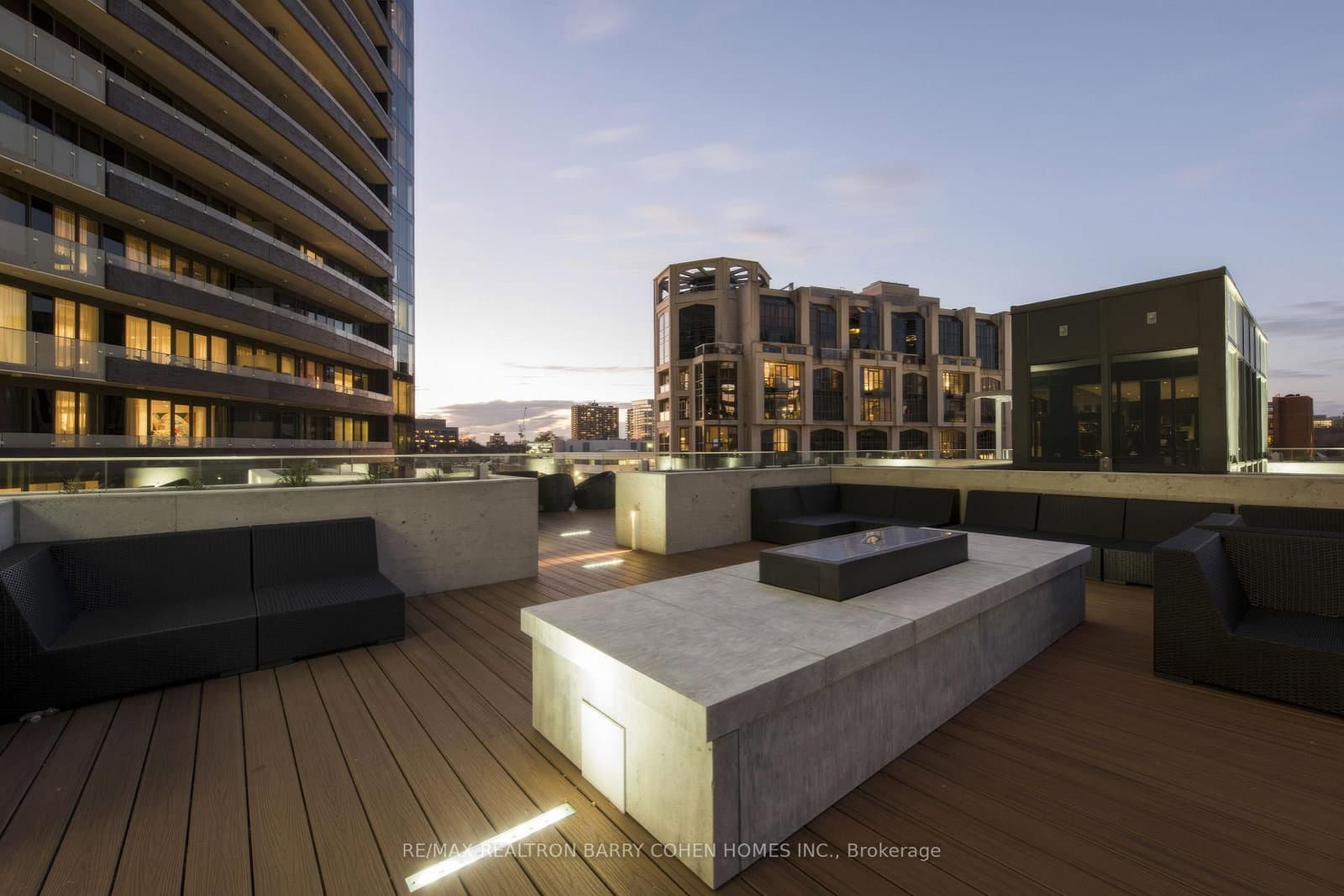 32 Davenport Road, Unit 303 thumbnail 25
