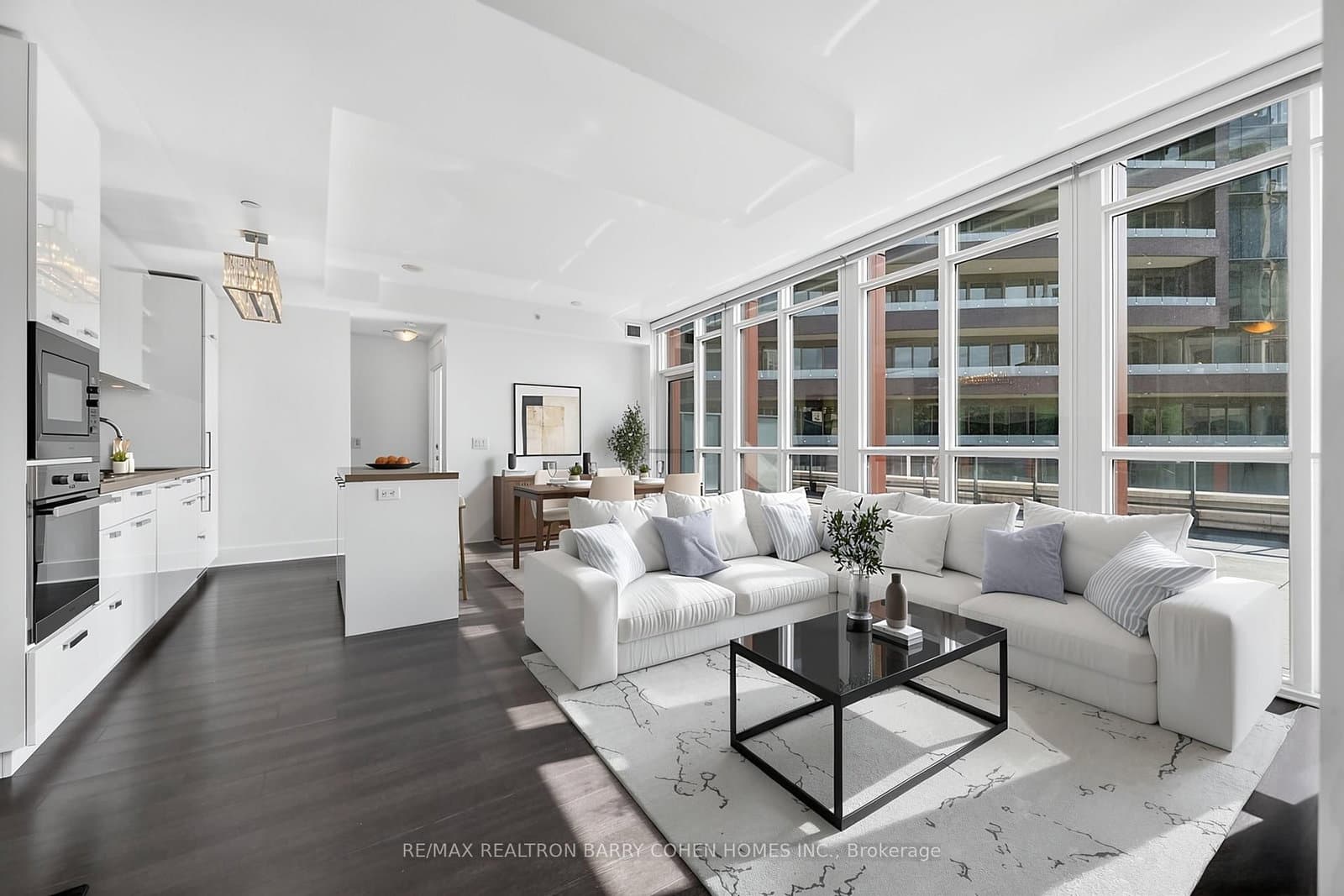 32 Davenport Road, Unit 303 thumbnail 4