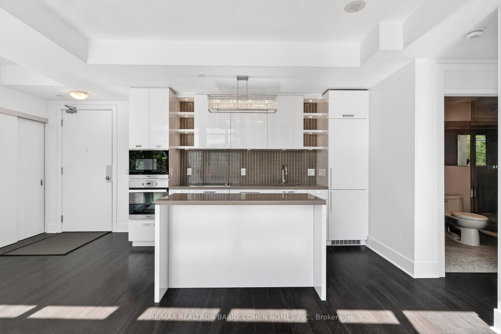 32 Davenport Road, Unit 303 thumbnail 5
