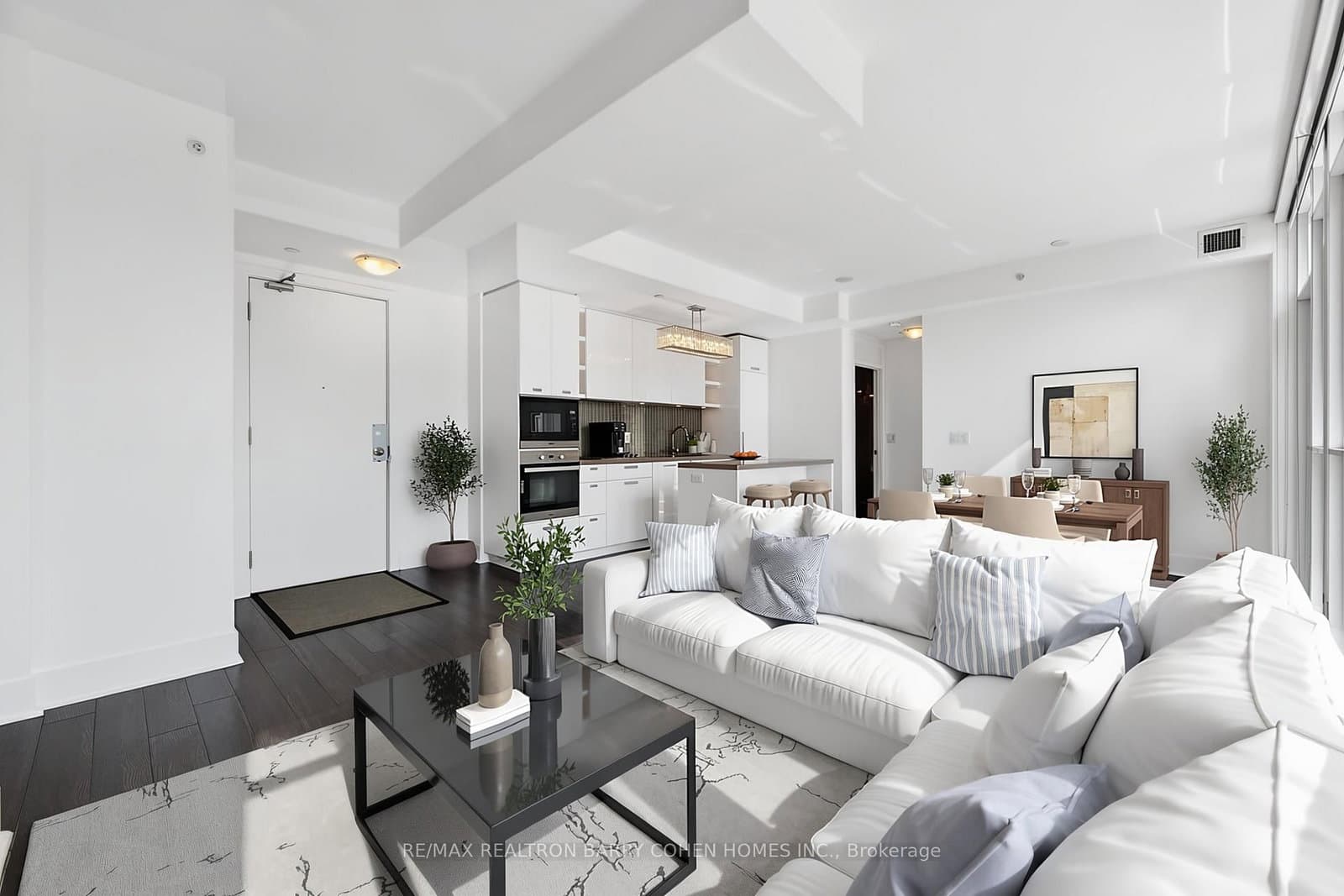 32 Davenport Road, Unit 303 thumbnail 6