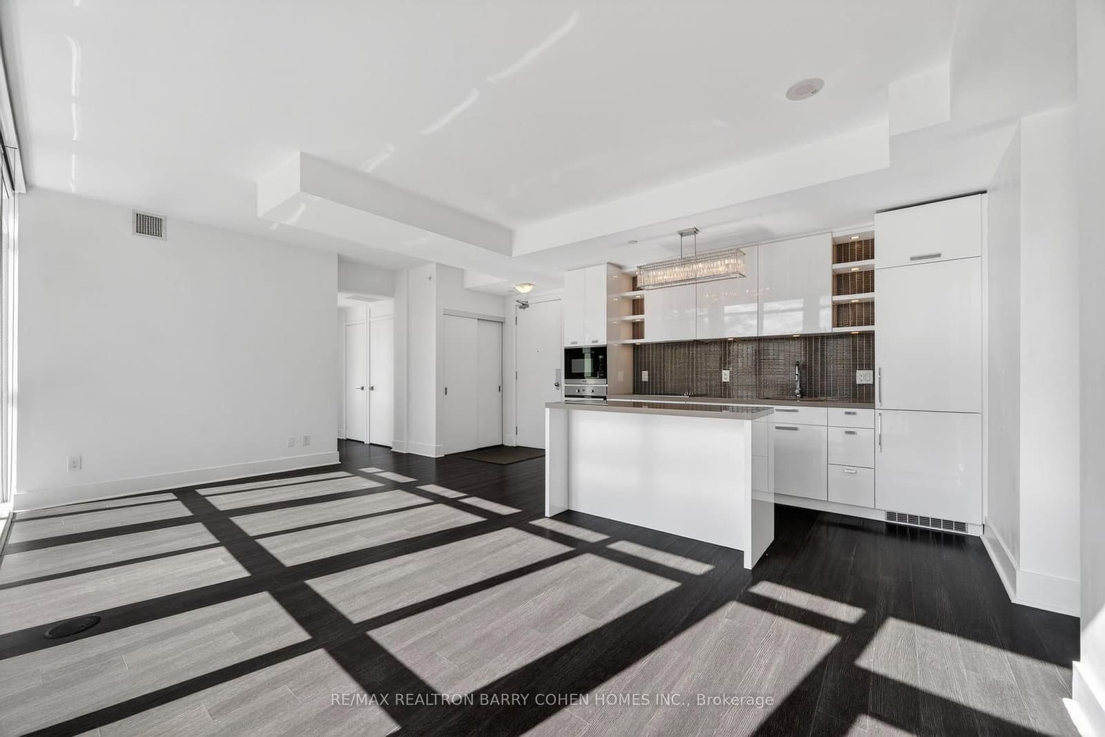 32 Davenport Road, Unit 303 thumbnail 7