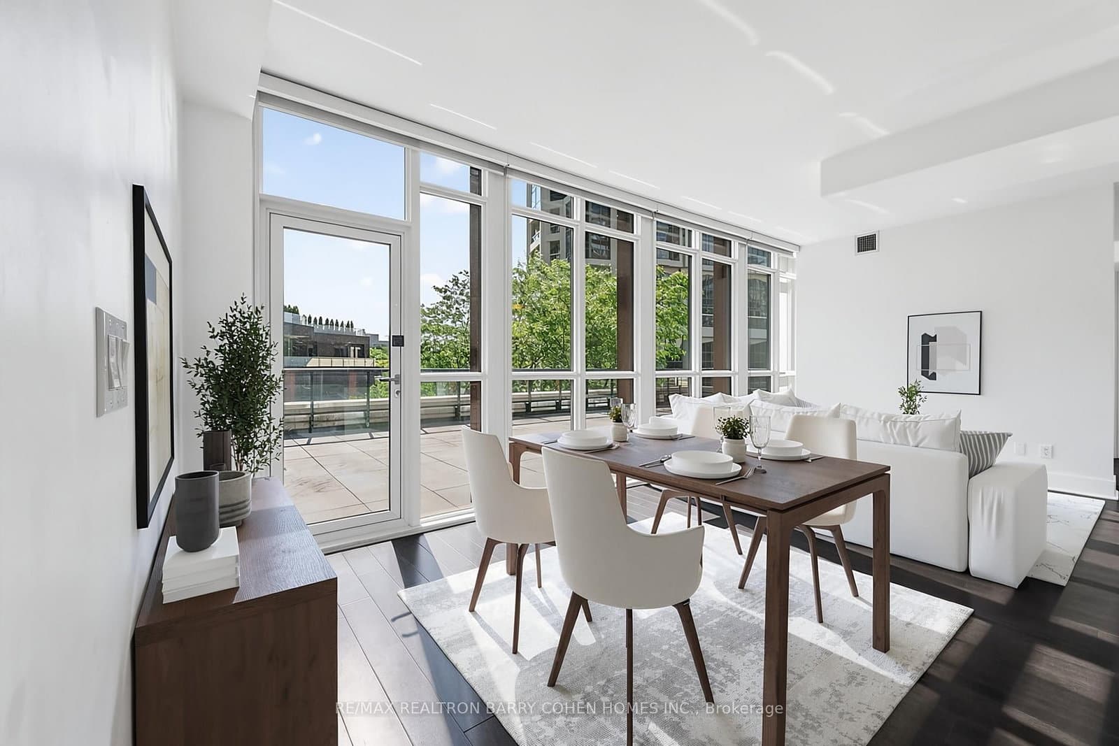 32 Davenport Road, Unit 303 thumbnail 9
