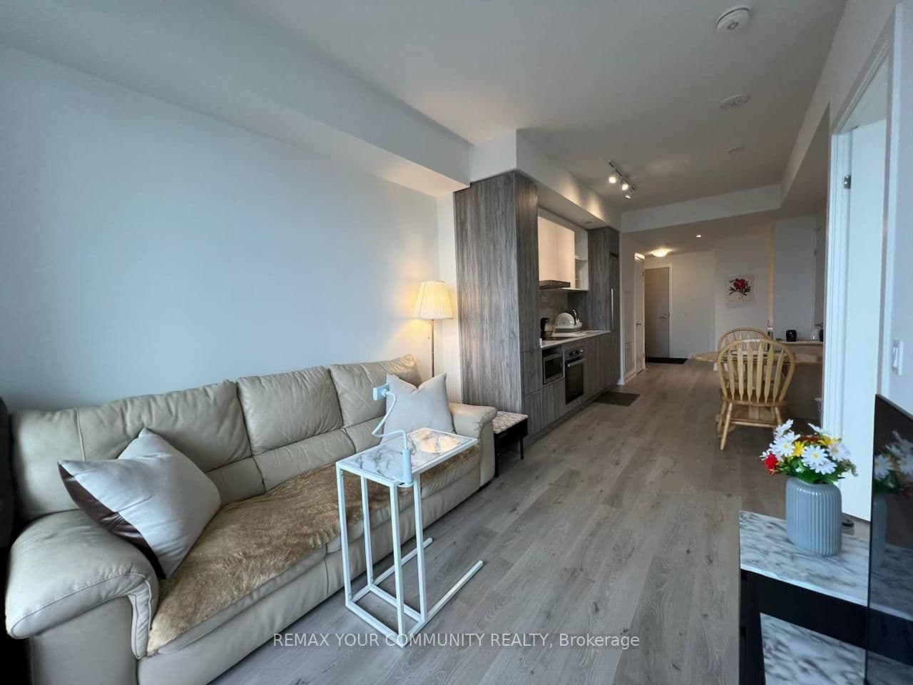 138 Downes Street, Unit 7302 thumbnail 15