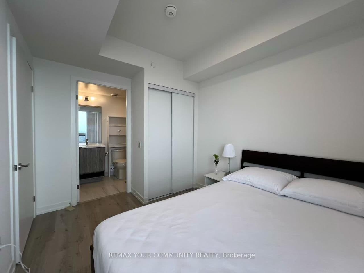 138 Downes Street, Unit 7302 thumbnail 23