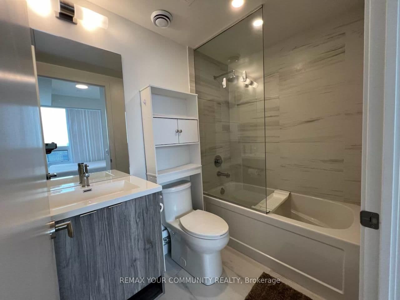 138 Downes Street, Unit 7302 thumbnail 25