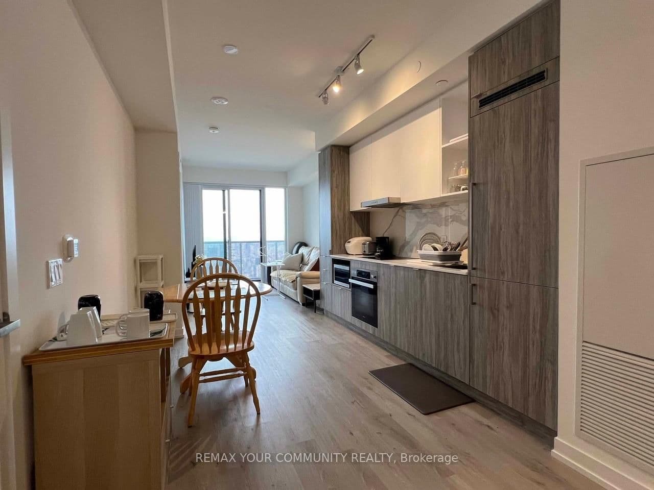 138 Downes Street, Unit 7302 thumbnail 5