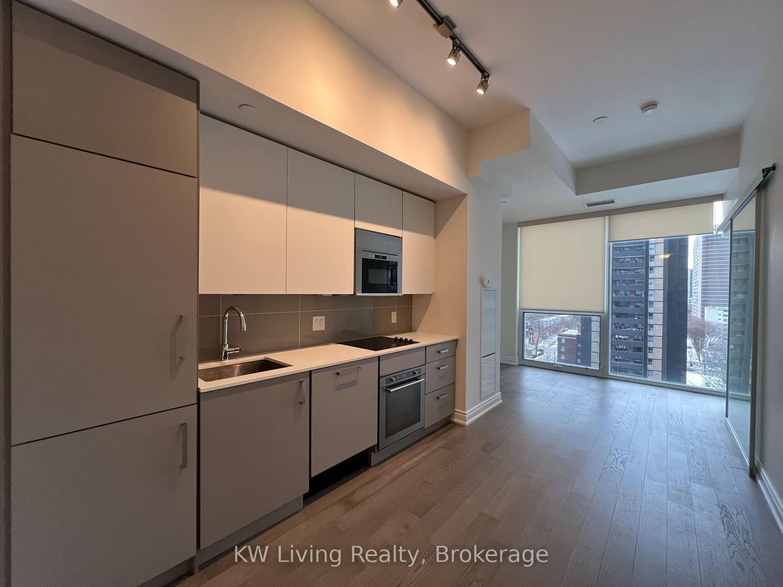 17 Dundonald Street, Unit 1007 thumbnail 4