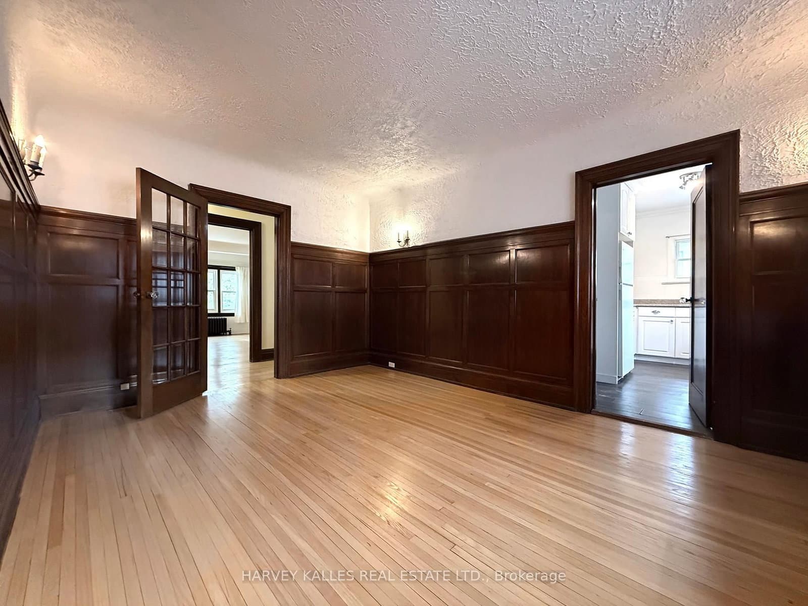 42 Glencairn Avenue, Unit B thumbnail 11