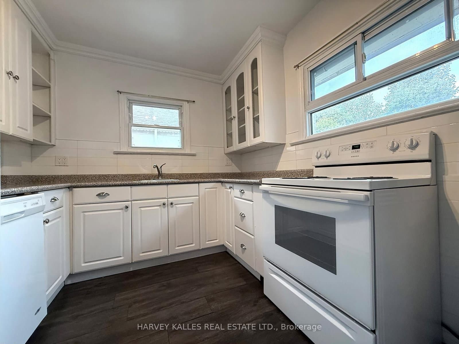 42 Glencairn Avenue, Unit B thumbnail 12