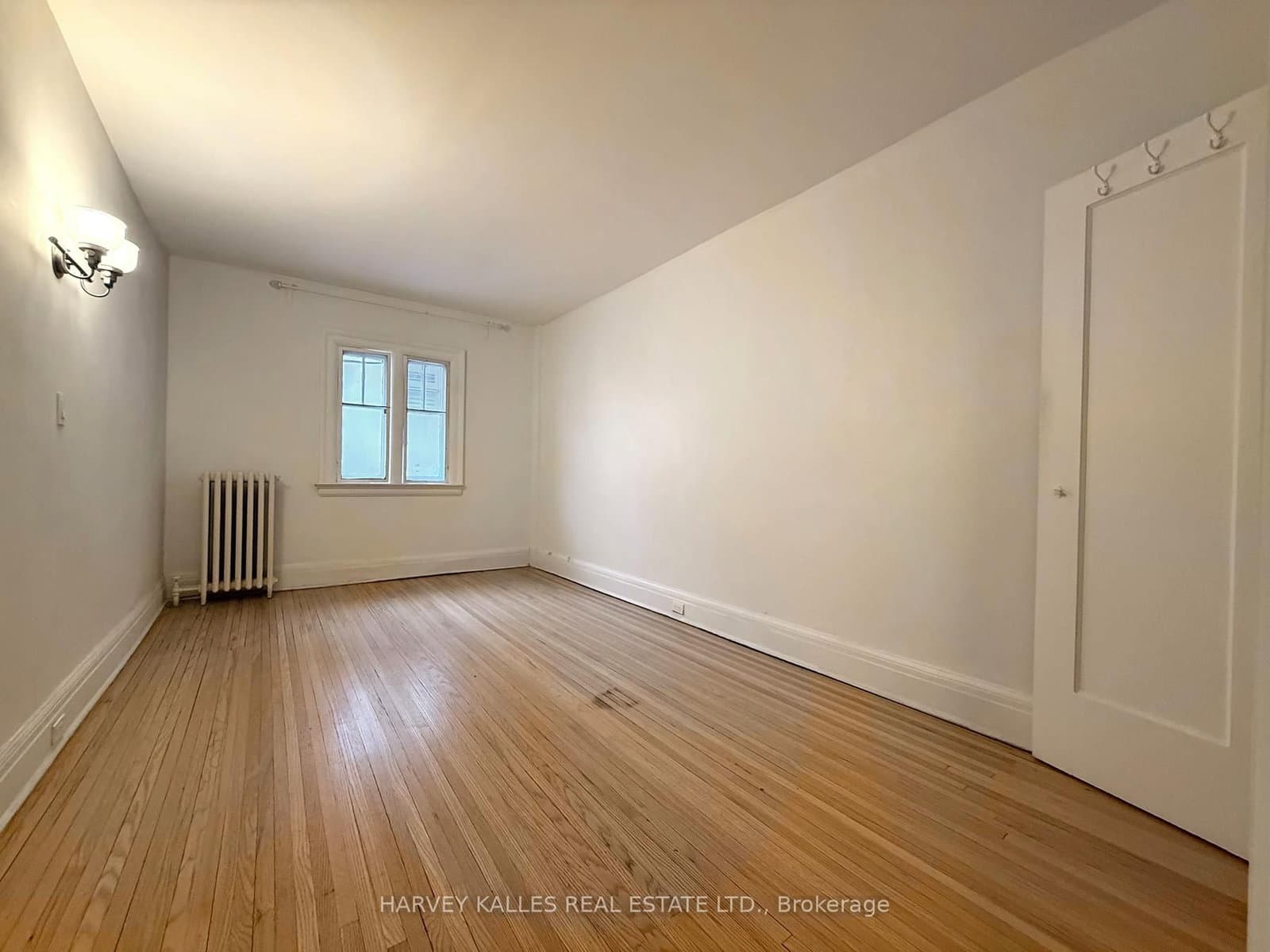 42 Glencairn Avenue, Unit B thumbnail 15