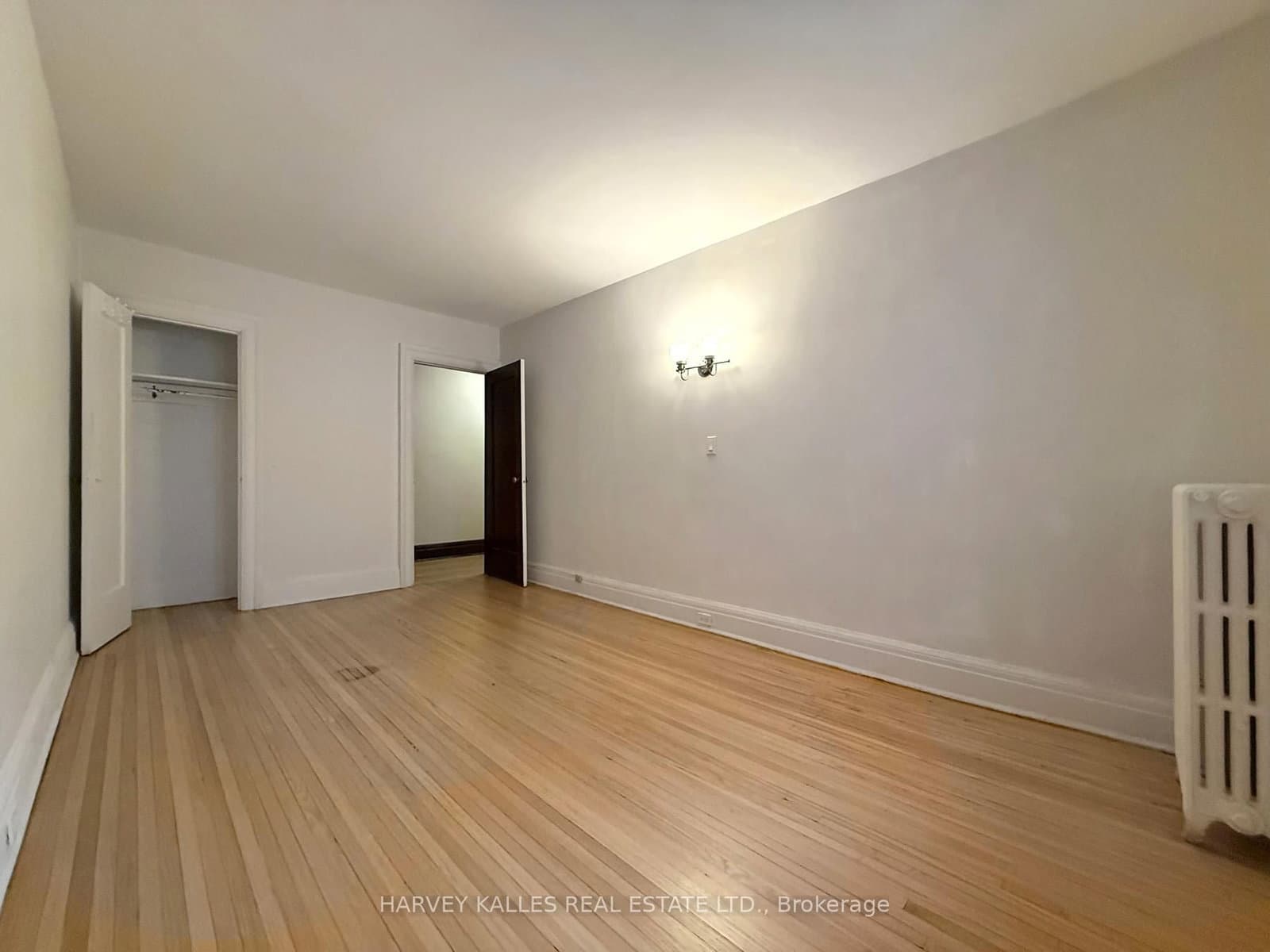 42 Glencairn Avenue, Unit B thumbnail 16