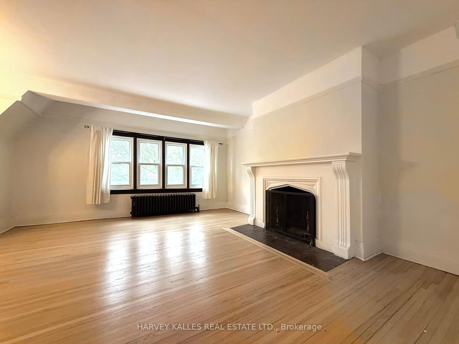 42 Glencairn Avenue, Unit B thumbnail 5