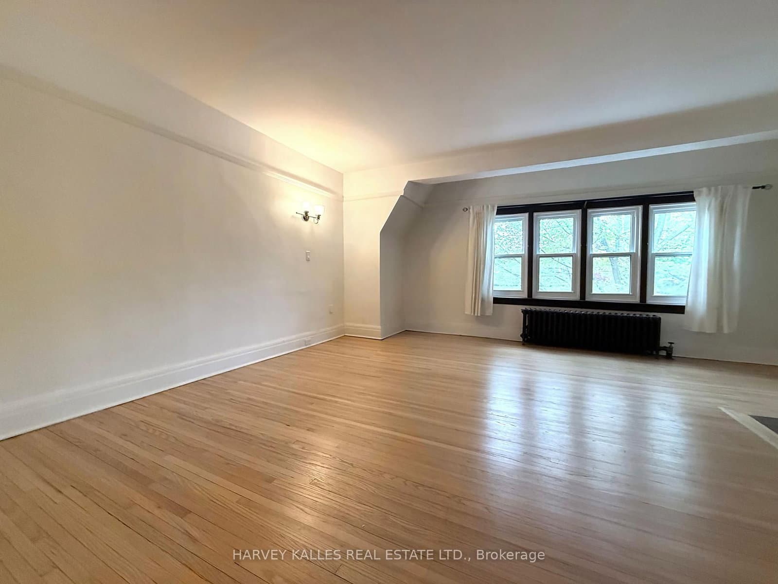 42 Glencairn Avenue, Unit B thumbnail 6