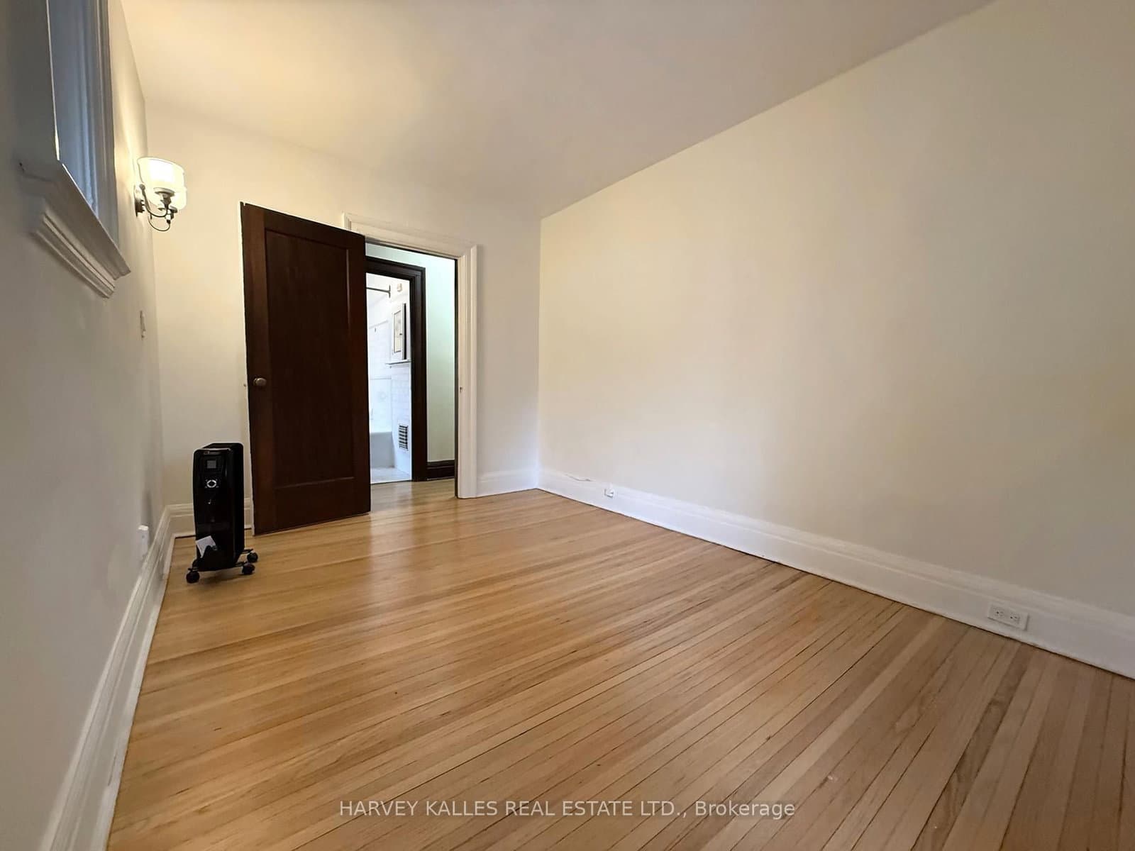 42 Glencairn Avenue, Unit B thumbnail 7